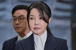 Νότια Κορέα: Η πρώην πρώτη κυρία Κιμ Κέον Χι καταδικάστηκε για δωροδοκία