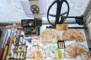 Διαρρήξεις, συλλήψεις και παράνομες έρευνες με ανιχνευτή μετάλλων για αρχαία στην Τροιζήνα