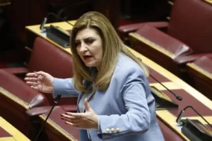 Σφοδρή κόντρα στη Βουλή για την ευλογιά αιγοπροβάτων – «Αποτύχατε παταγωδώς» vs «Τα εμβόλια δεν είναι εγκεκριμένα»