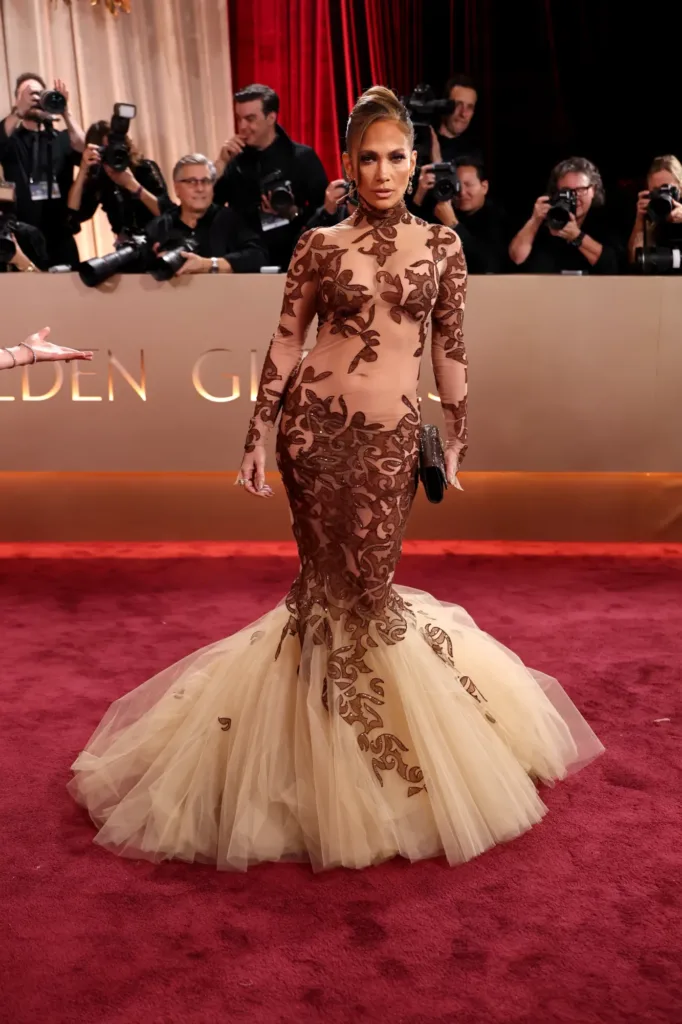 Η Jennifer Lopez με vintage Jean-Louis Scherrer