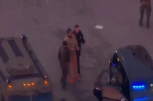 Ο Νικολάς Μαδούρο με χειροπέδες και στολή φυλακισμένου στο δικαστήριο της Νέας Υόρκης ΒΙΝΤΕΟ