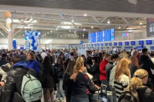 Χάος στα αεροδρόμια: Παράλυση πτήσεων λόγω σοβαρού προβλήματος στο FIR Αθηνών