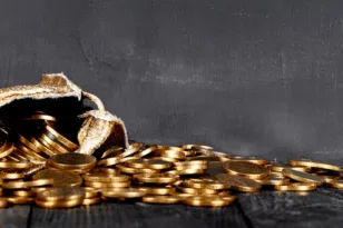 Απάτη-μαμούθ στη Θεσσαλονίκη: Πάνω από 300 χρυσές λίρες άρπαξαν από 98χρονο προσποιούμενοι απαγωγή του γιου του