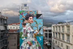 Με χρώμα Πάτρας, η τοιχογραφία της Μαρίας Κάλλας στην Καλαμάτα αναδείχτηκε η κορυφαία στον κόσμο για το 2025 από το Street Art Cities