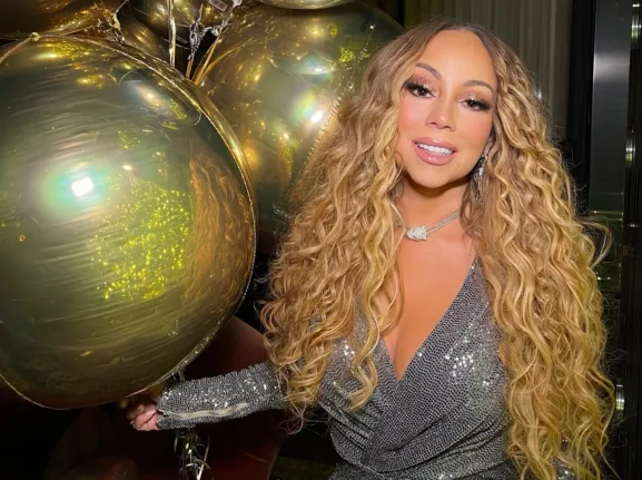 Μαράια Κάρεϊ: Η «βασίλισσα των Χριστουγέννων» αποχαιρετά τις γιορτές ΒΙΝΤΕΟ