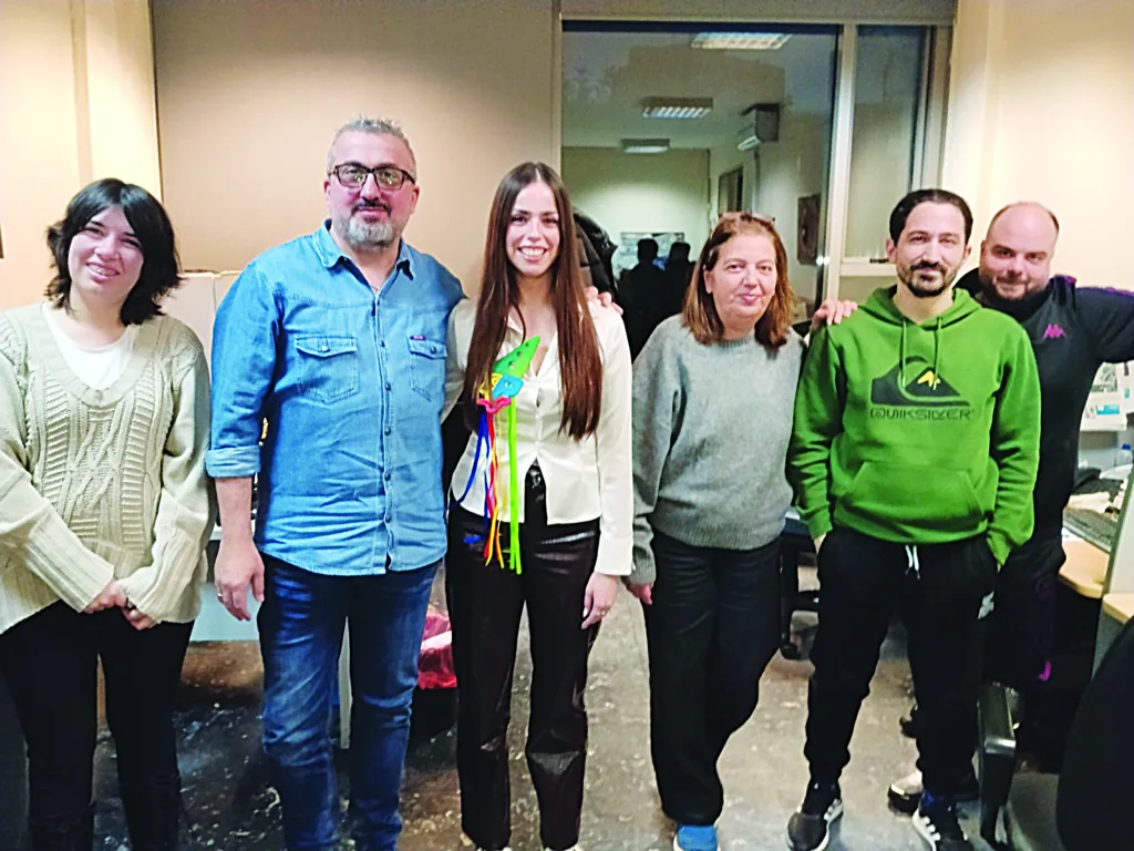 Η Βασίλισσα Μαρίζα Φλωράτου στην «Π» - Με καρναβαλικό στ-αίμα