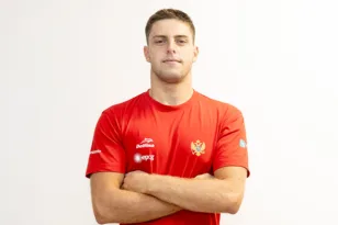 Αυτός είναι ο Μαυροβούνιος πολίστας που φέρνει ο ΝΟΠ