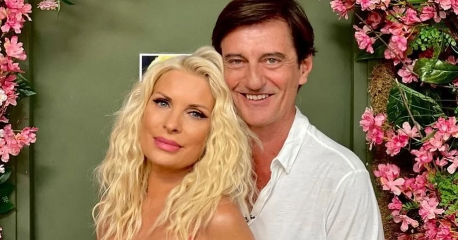 Το unfollow της Μενεγάκη στον Θοδωρή Κουτσογιαννόπουλο ΦΩΤΟ Το unfollow της Μενεγάκη στον Θοδωρή Κουτσογιαννόπουλο ΦΩΤΟ