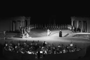 Αναβιώνει στην Επίδαυρο η θρυλική όπερα «Μήδεια» που σημάδεψε η Μαρία Κάλλας