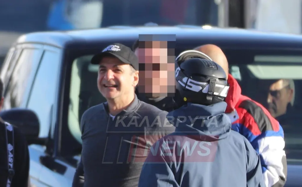 Αιφνιδιαστική επίσκεψη Μητσοτάκη στα Καλάβρυτα: Στις πίστες του Χιονοδρομικού σαν απλός επισκέπτης ΦΩΤΟ