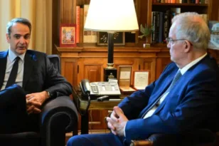 Προεδρικό Μέγαρο: Συνάντηση Τασούλα – Μητσοτάκη