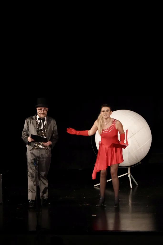 Πατρινό καρναβάλι 2026: Με σάτιρα, συγκίνηση και χειροκρότημα άνοιξε ο «Μώμος ο Πατρεύς» στο Πάνθεον