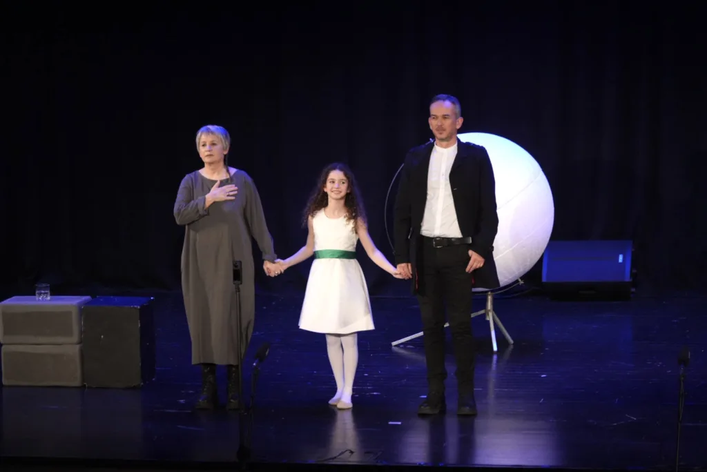 Πατρινό καρναβάλι 2026: Με σάτιρα, συγκίνηση και χειροκρότημα άνοιξε ο «Μώμος ο Πατρεύς» στο Πάνθεον