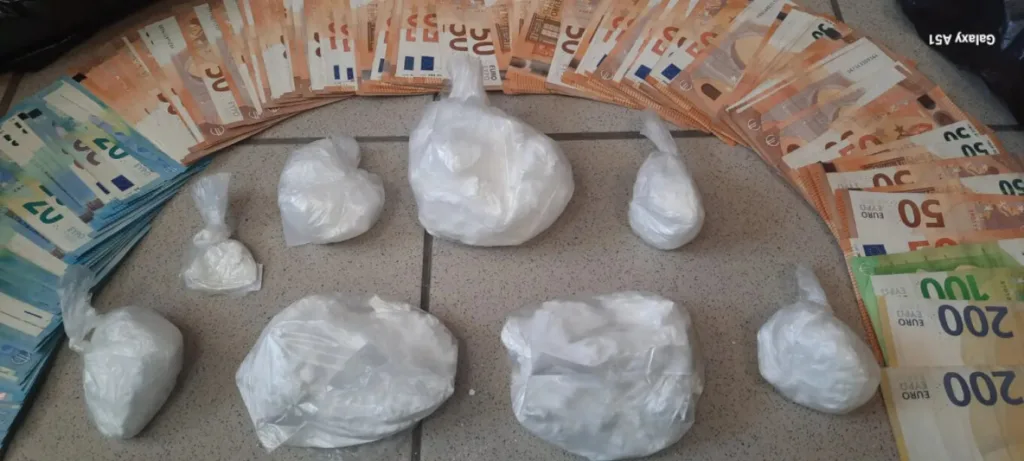 Ηράκλειο: Δύο συλλήψεις για κατοχή και διακίνηση μεγάλης ποσότητας ναρκωτικών Ηράκλειο: Δύο συλλήψεις για κατοχή και διακίνηση μεγάλης ποσότητας ναρκωτικών