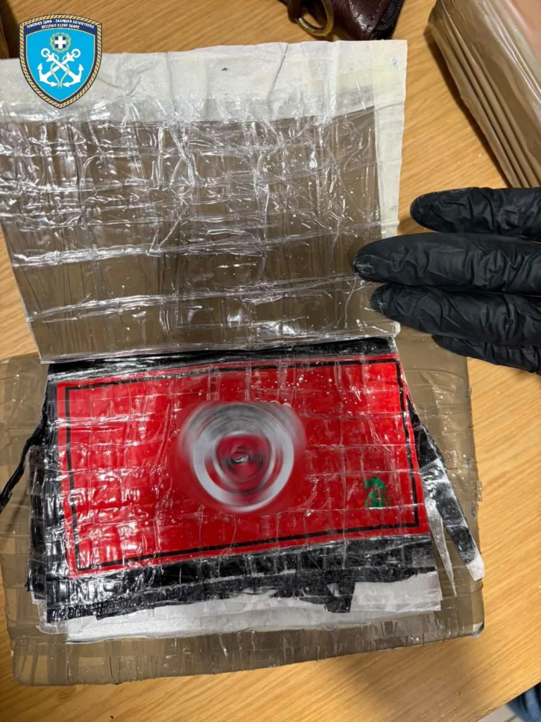 Πάτρα: Γιγαντιαία επιχείρηση του Λιμενικού – Πάνω από 178 κιλά ναρκωτικών σε φορτηγό από Ιταλία, δύο συλλήψεις ΦΩΤΟ