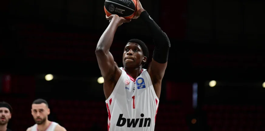 Νοκ-άουτ και άλλος παίκτης στον Ολυμπιακό μετά τον Μιλουτίνοφ