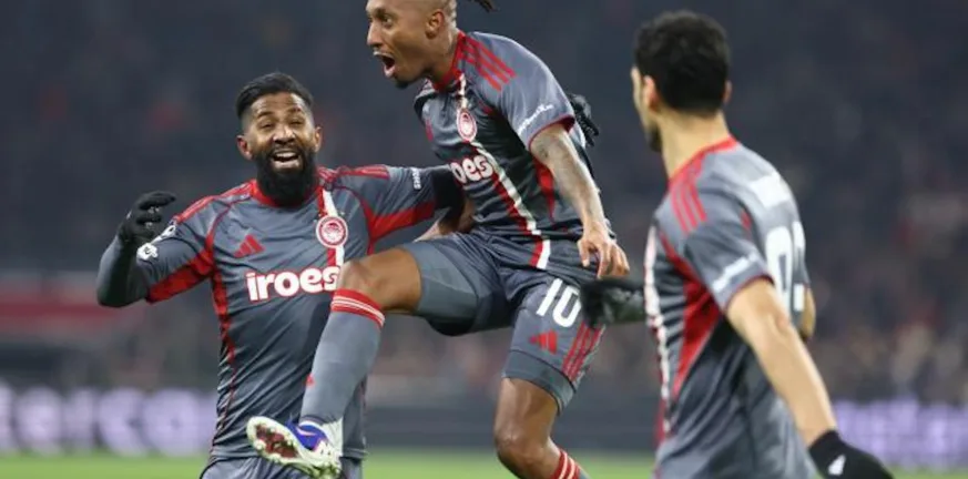 Εποποιία του Ολυμπιακού στο Άμστερνταμ, θρυλική βραδιά και πρόκριση!