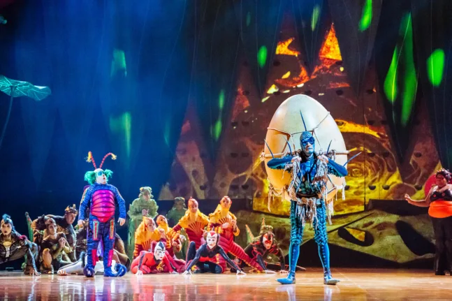 Στα παρασκήνια του «OVO»: Βρεθήκαμε στον μαγικό κόσμο του Cirque du Soleil στην Αγγλία