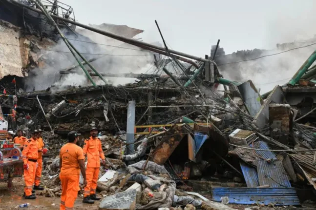 Καράτσι: Τουλάχιστον 11 νεκροί και πάνω από 60 αγνοούμενοι μετά την καταστροφική πυρκαγιά στο εμπορικό κέντρο Gul Plaza