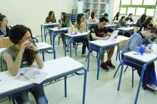 2040: 35.000 οι υποψήφιοι των Πανελλαδικών: Απειλή για τα Πανεπιστημιακά Τμήματα