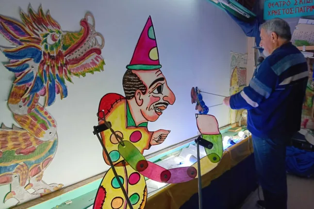 Πάτρα: Ο Καραγκιόζης «βασιλιάς Καρνάβαλος» στο καραγκιοζοθέατρο Περί Σκιών