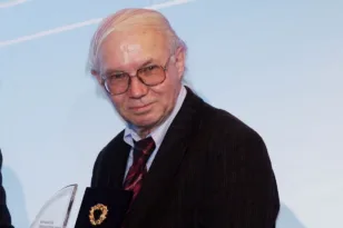 Πέθανε ο Σταύρος Πετρακόπουλος