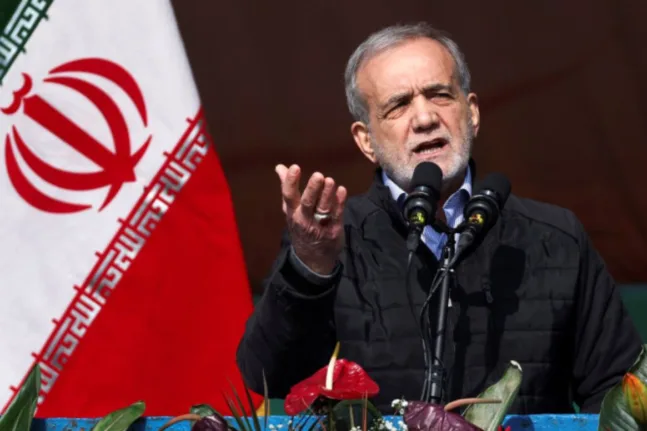 Ιράν: Η κυβέρνηση Πεζεσκιαν προχωρά σε οικονομικές παραχωρήσεις για να κατευνάσει τις διαμαρτυρίες