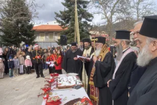 Κοπή πρωτοχρονιάτικης πίτας του Δήμου Καλαβρύτων από τον Σεβασμιώτατο Μητροπολίτη Καλαβρύτων και Αιγιαλείας κ. Ιερώνυμο