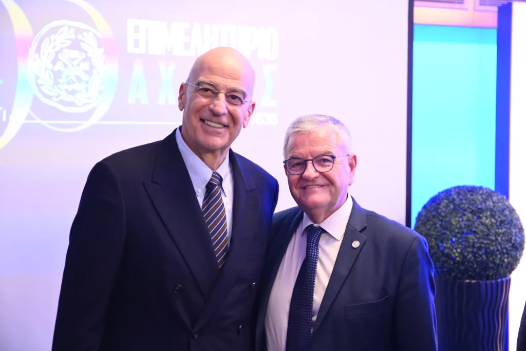 Νίκος Δένδιας στην πίτα του Επιμελητηρίου Αχαΐας: «Η Αχαΐα έχει όλα τα στοιχεία για ταχεία ανάπτυξη» Νίκος Δένδιας στην πίτα του Επιμελητηρίου Αχαΐας: «Η Αχαΐα έχει όλα τα στοιχεία για ταχεία ανάπτυξη»