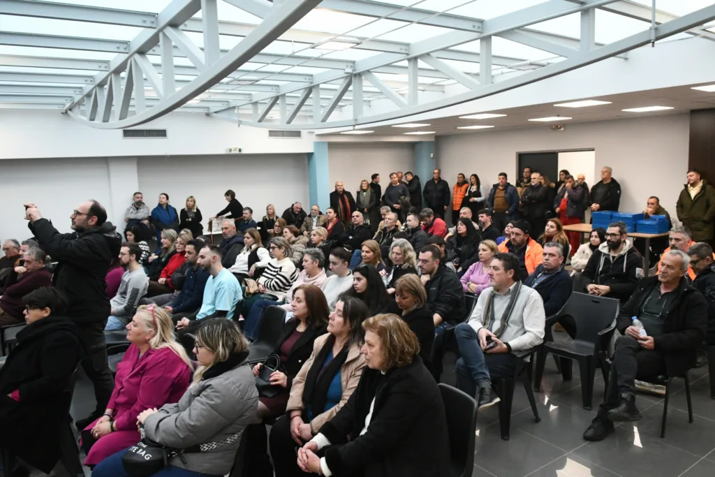 Πάτρα: Κοπή πίτας του Συλλόγου Εργαζομένων ΔΕΥΑΠ - Μήνυμα Πελετίδη για το νερό και την εμπορευματοποίηση Πάτρα: Κοπή πίτας του Συλλόγου Εργαζομένων ΔΕΥΑΠ - Μήνυμα Πελετίδη για το νερό και την εμπορευματοποίηση