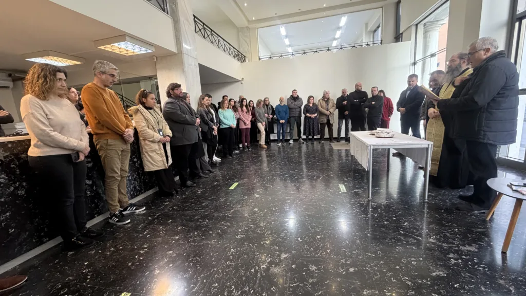 Ευχές, αισιοδοξία, στοιχήματα - Κοπή πίτας στον δημοσιογραφικό όμιλο «Πελοπόννησος» - DATA Consultants- Synedra