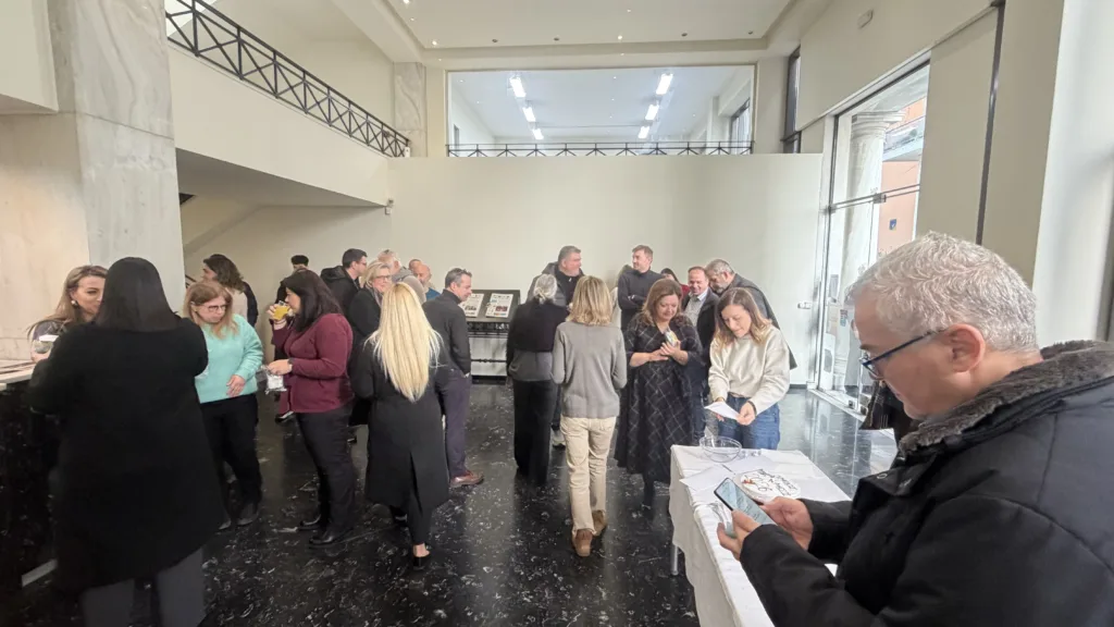 Ευχές, αισιοδοξία, στοιχήματα - Κοπή πίτας στον δημοσιογραφικό όμιλο «Πελοπόννησος» - DATA Consultants- Synedra