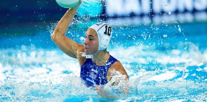 Με χρώμα Πάτρας η Ελλάδα επίδειξη δύναμης κόντρα στη Γαλλία