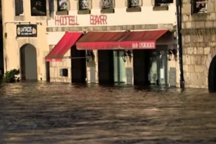 Βρετάνη: Οι πλημμύρες στην Κιμπερλέ προκαλούν εκκενώσεις και εγκλωβισμούς