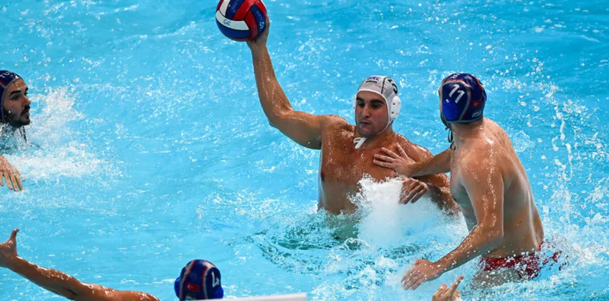 Η Ελλάδα για το χρυσό, «βούλιαξε» την Ιταλία, προκρίθηκε στα ημιτελικά