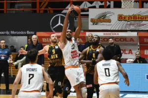 Ο Προμηθέας μπήκε με το αριστερό στο 2026, ήττα από ΑΕΚ, τώρα οι μάχες με Σαλόν - Φωτογραφίες/δηλώσεις/μικρά-μικρά