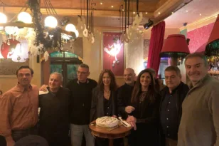 Με χαμόγελα η κοπή πίτας από τον Σύλλογο Πτυχιούχων Φυσικής Αγωγής και Αθλητισμού