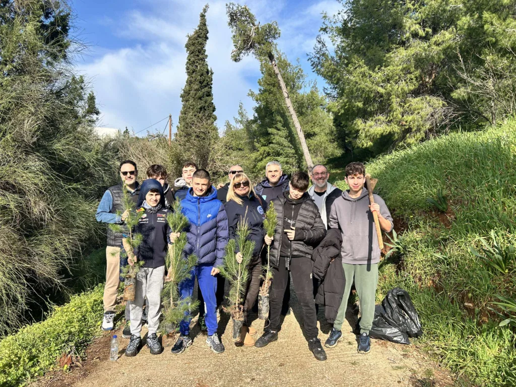 Ξεκίνησε η αναδάσωση στα καμμένα του Γηροκομειού - Την αρχή έκανε η ΝΕΠ Ξεκίνησε η αναδάσωση στα καμμένα του Γηροκομειού - Την αρχή έκανε η ΝΕΠ