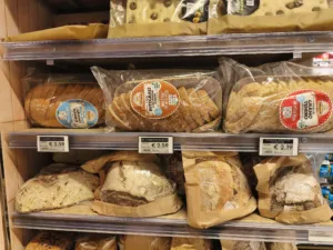 Tιμές Ελλάδας, μισθοί Ευρώπης, αυτοψία της «Π» σε σούπερ μάρκετ της Ρώμης