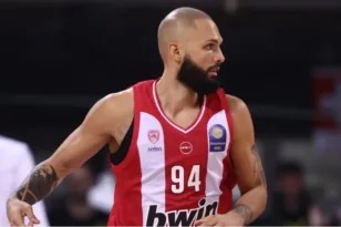 Ο Εβάν Φουρνιέ του Ολυμπιακού ψάχνει τρίγωνα Πανοράματος στην Αθήνα