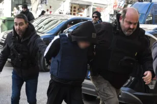 «Είναι ένα περιστατικό ξυλοδαρμού που συμβαίνει στις φυλακές. Τον ξυλοκόπησαν και διακομίστηκε στο νοσοκομείο και επέστρεψε», μαρτυρία για τον 17χρονο