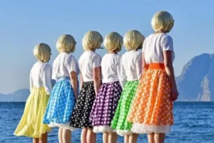 Κυκλοφόρησε το νέο σποτ της παράστασης «Μερικοί το προτιμούν… Ξανθό» από τις ΣΦήγκΕΣ