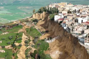 Ιταλία: Σπίτια έτοιμα να πέσουν λόγω καθίζησης στην Σικελία
