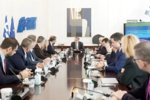 Στο Μαξίμου ο Φαρμάκης για την ευλογιά προβάτων – Στόχος μηδενικά κρούσματα έως το καλοκαίρι, τι συζητήθηκε