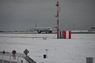 Επαναλειτουργούν τα αεροδρόμια Βουδαπέστης, Πράγας, Μπρατισλάβας, που είχαν κλείσει λόγω κακοκαιρίας