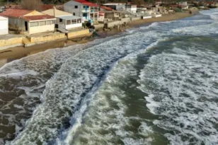 Η κακοκαιρία, κυριολεκτικά, εξαφανίζει τη Σπιάτζα! ΒΙΝΤΕΟ