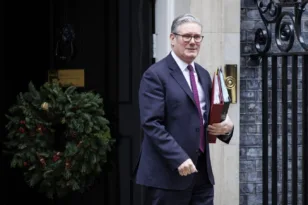 Στάρμερ μετά τις δηλώσεις Τραμπ: «Στέκομαι στο πλευρό της Γροιλανδίας»