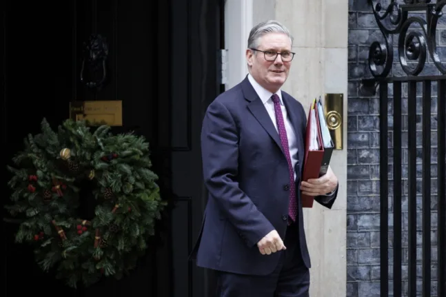 Στάρμερ μετά τις δηλώσεις Τραμπ: «Στέκομαι στο πλευρό της Γροιλανδίας»