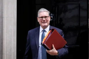 Στάρμερ: Αποκρουστική η δήλωση Τραμπ για τα στρατεύματα του ΝΑΤΟ στο Αφγανιστάν