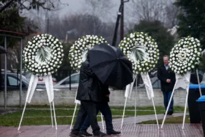 «Βιολάντα»: «Η φωτιά δεν μπόρεσε να κάψει αυτό που ήσουν» θρήνος και βαρύ πένθος στις κηδείες των τριών θυμάτων της τραγωδίας